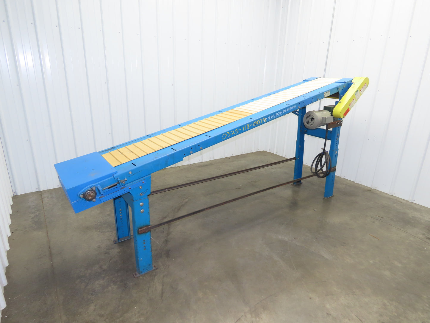 New London Engineering 21"x 10' Incline Conveyor 12" Cleated Belt .5Hp 3PH 25FPM
