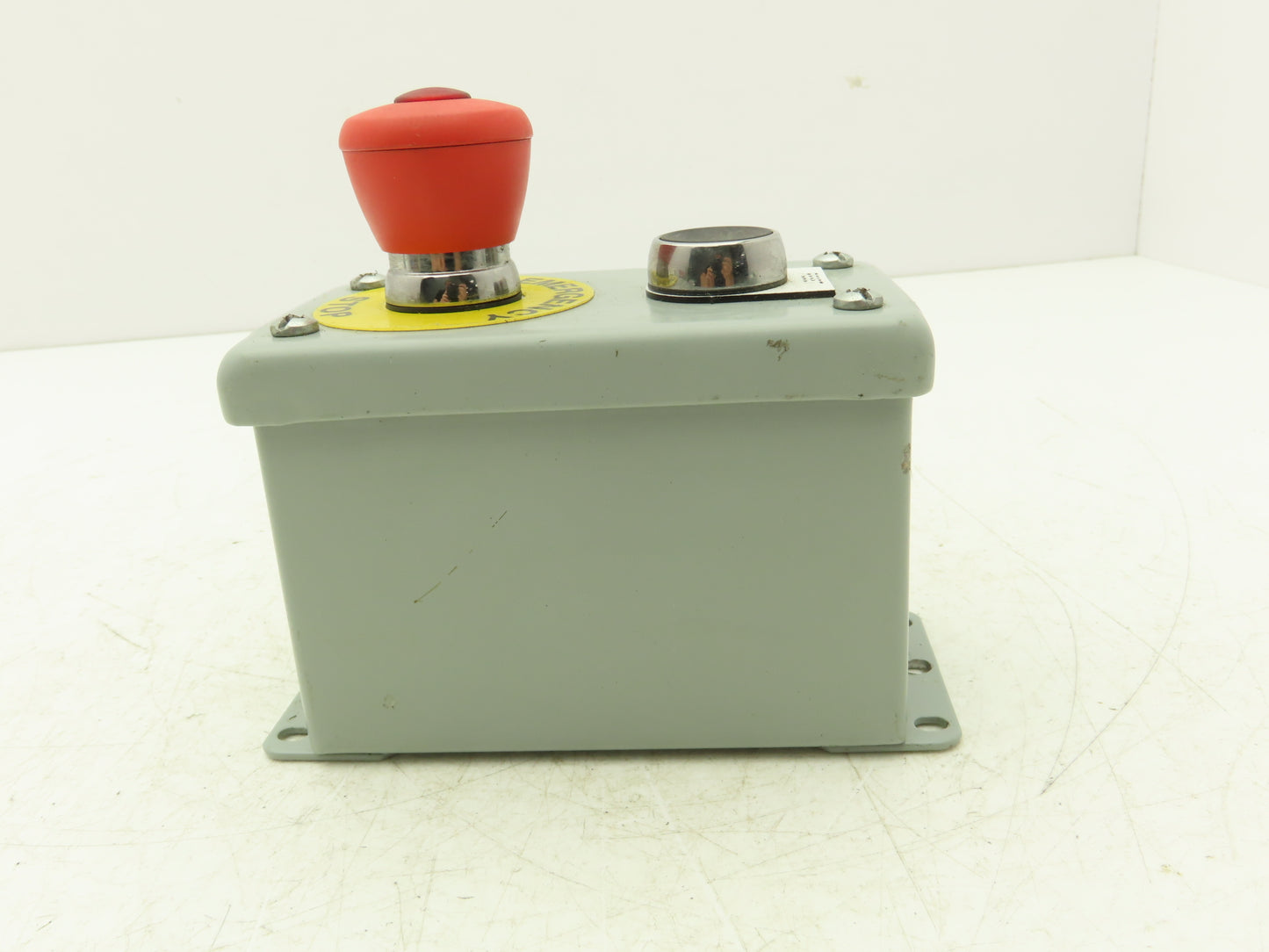 Hoffman E2PBGXM Allen Bradley Push Button Enclosure E-Stop With Reset Switch