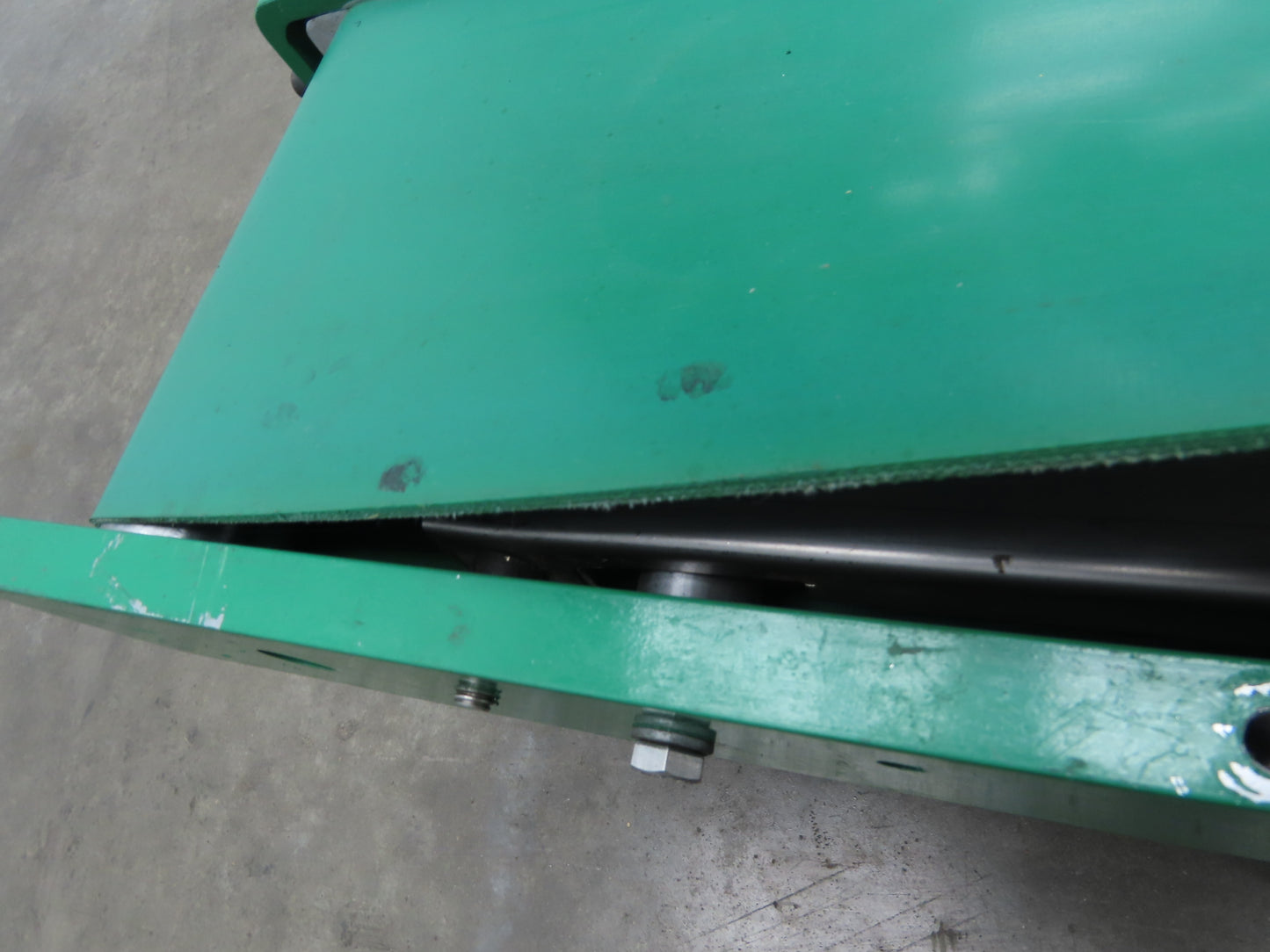 9"W x 43"L Small Flat Belt Conveyor 200mm Bed Width 220V 1PH 40FPM Steel Frame