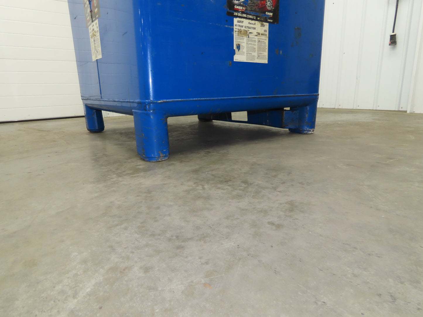 Akcela Hydraulic Transmission Fluid 100 Gallons 350 Gal. Liquitote