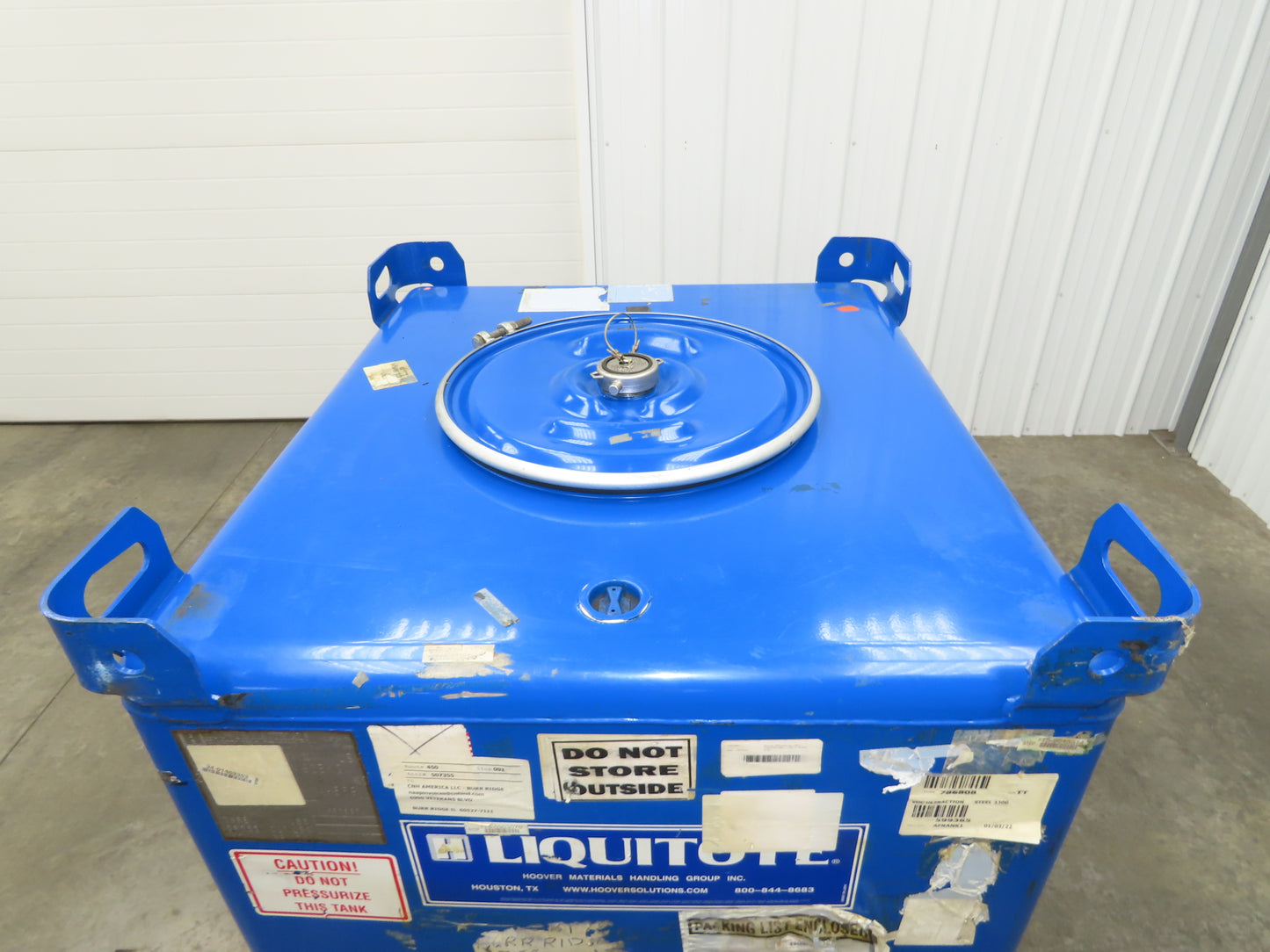 Akcela Hydraulic Transmission Fluid 330 Gallons & Liquitote Capacity 350 Gallon