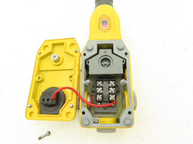 ABB LineStrong2 Rope Pull Grab Wire Safety Switch 240VAC Reset 2TLA050202R1332