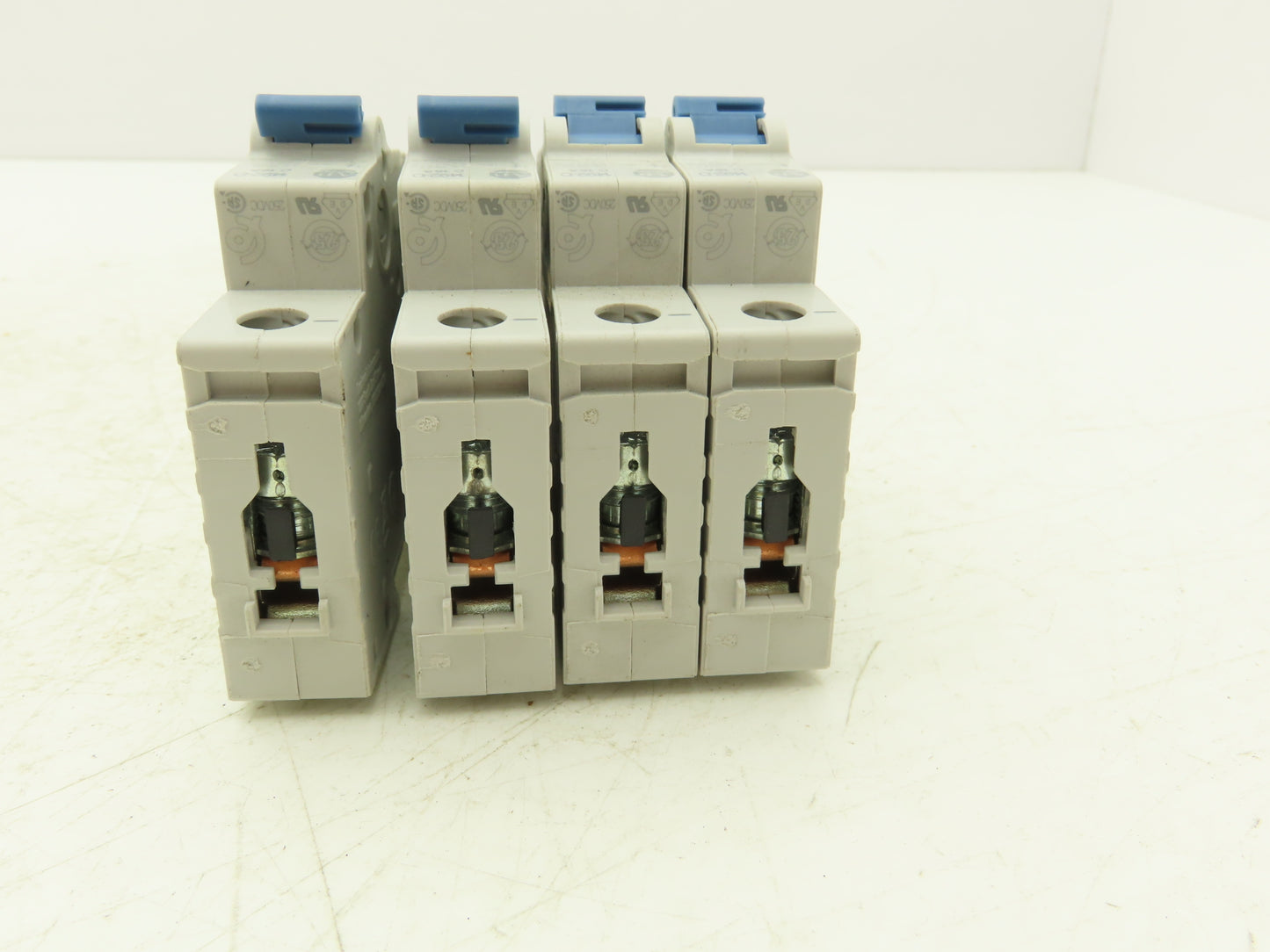 Allen Bradley 1492-D1C160 Mini Circuit Breaker 16A 1-Pole 220V 1PH Lot of 4