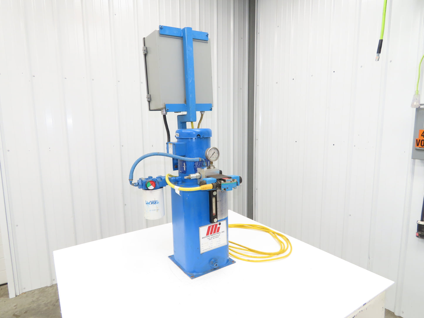 Eaton Vickers Hydraulic Power Unit 5 Gallon Tank 1.44GPM 2500PSI 460VAC