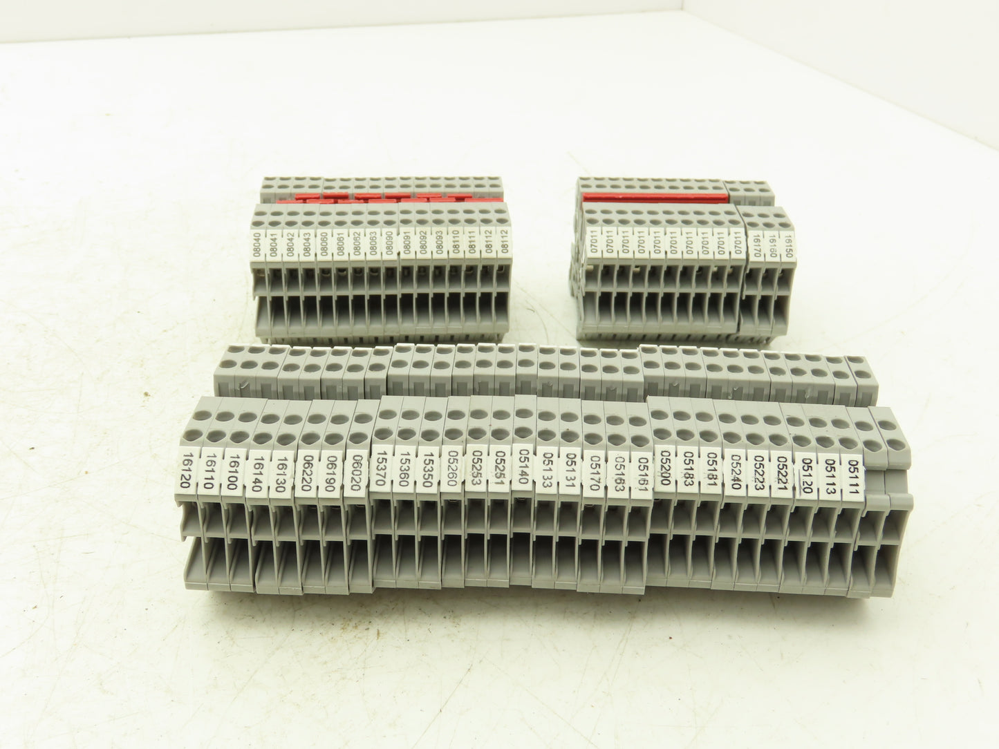 Eaton UT 2.5-4 Feed-Through Terminal Block Gray 4 Wire 150V 20A 2.5mm² Lot of 60