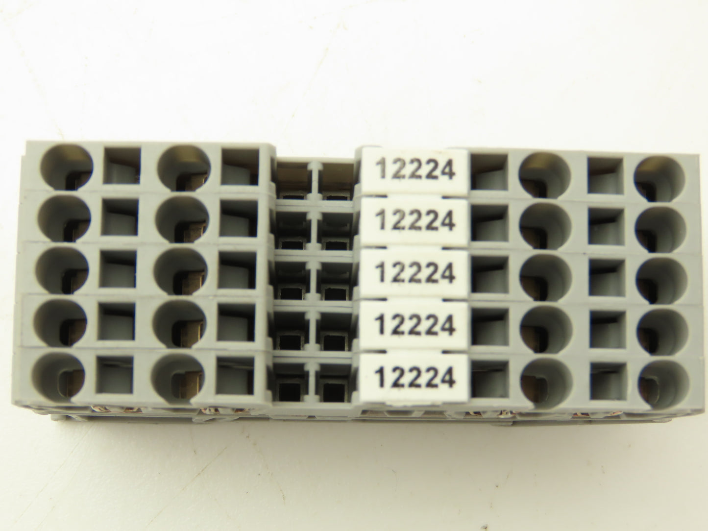 Eaton PT 2.5-4 Feed-Through Terminal Block Gray 4 Wire 600V 2.5mm² Lot of 148