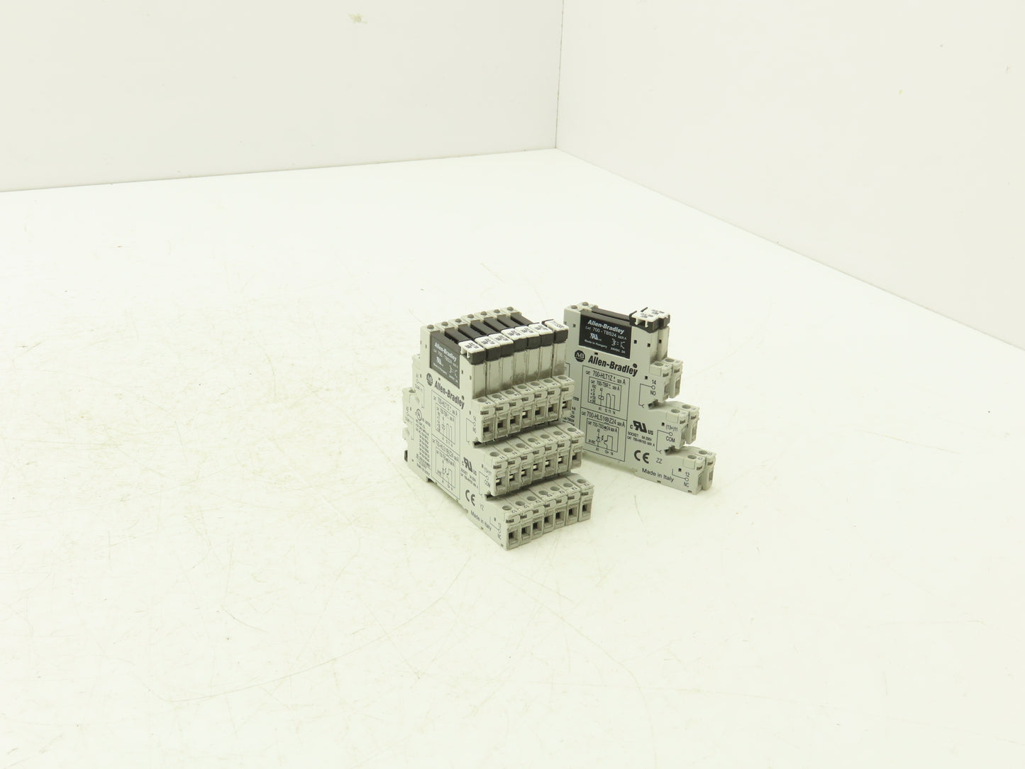 Allen-Bradley 700-HLT1Z Terminal Block Relay 700-TBR24 Ser A 24V Coil Lot of 9
