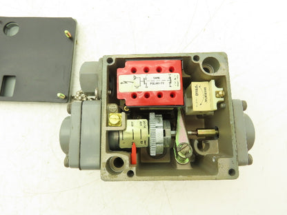 Square D 9012 GJW-1 Differential Pressure Switch 15-825 PSI Difference Ser C