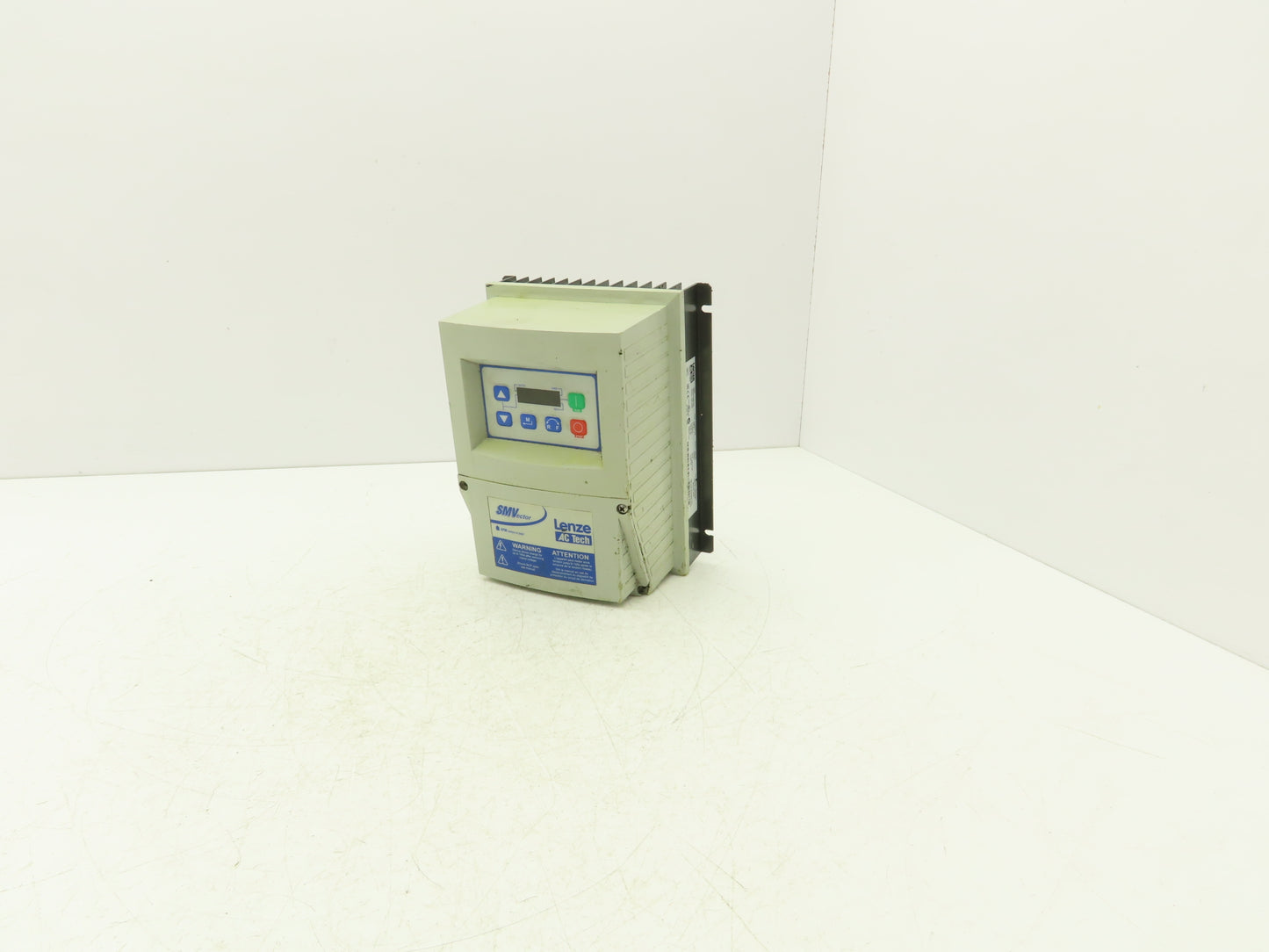 Lenze ESV371N02 SMVector AC Drive Variable Speed Inverter VFD .5Hp 230V 3Ph Read