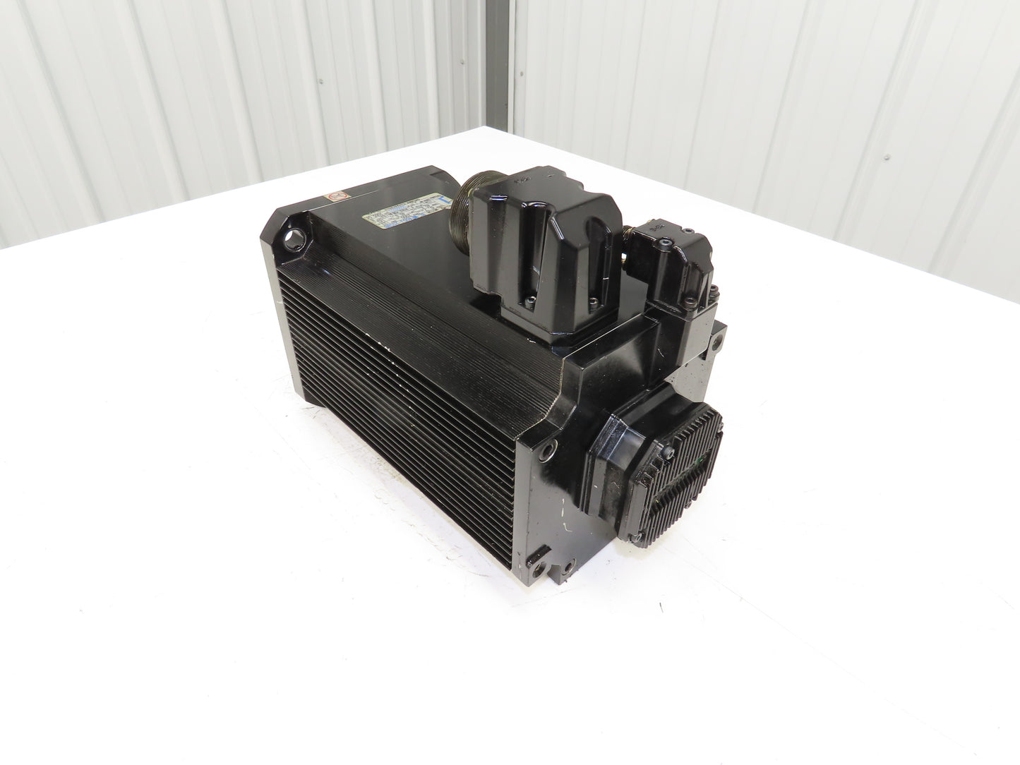 Okuma BL-MP400J-20SNB AC Servo Motor 6.7kW 2000 RPM 143V 40.8A 3PH With Encoder