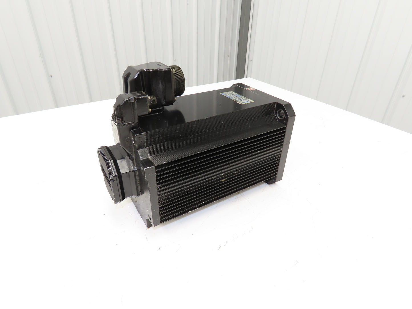 Okuma BL-MP400J-20SNB AC Servo Motor 6.7kW 2000 RPM 143V 40.8A 3PH With Encoder