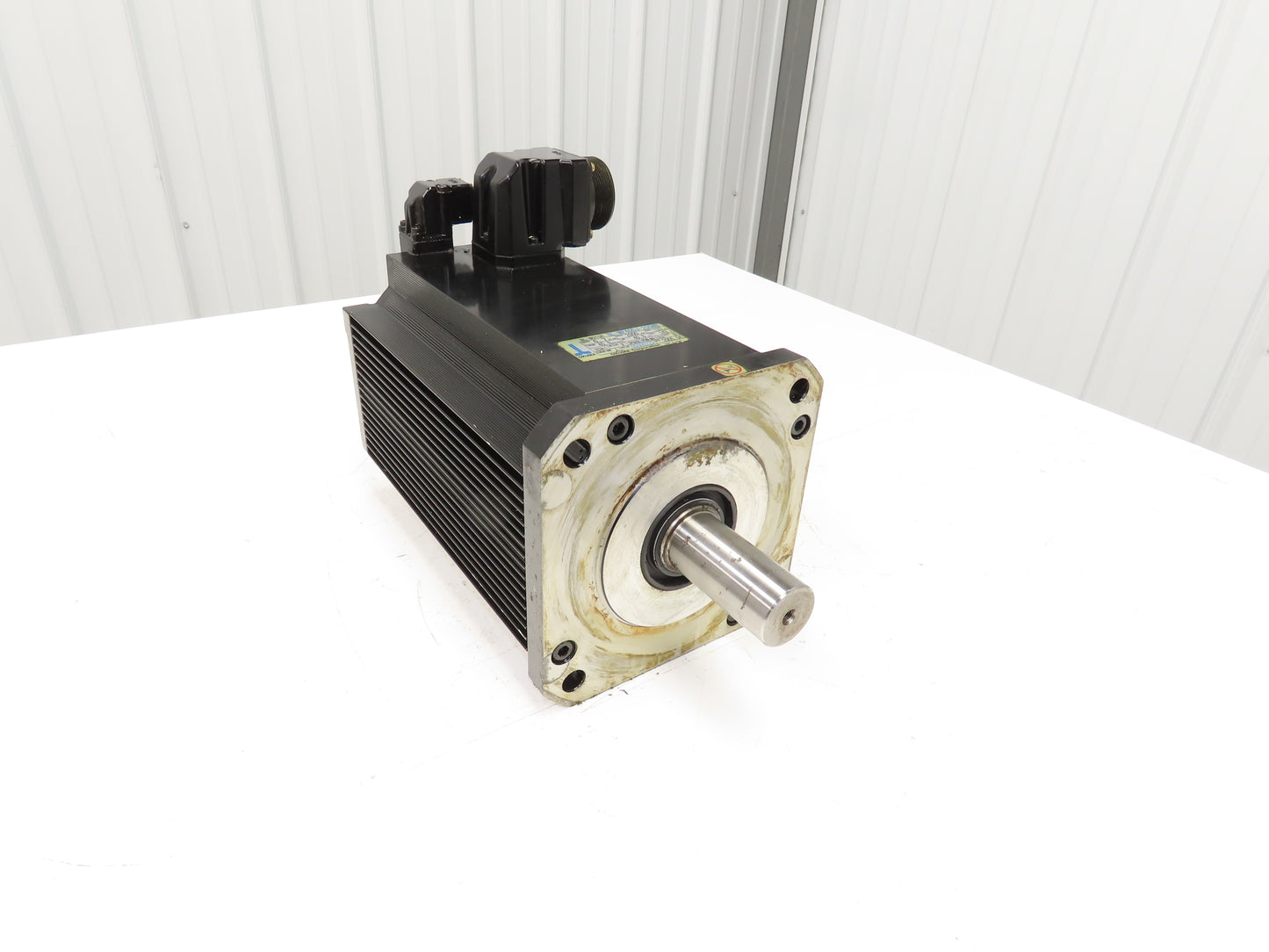 Okuma BL-MP400J-20SNB AC Servo Motor 6.7kW 2000 RPM 143V 40.8A 3PH With Encoder