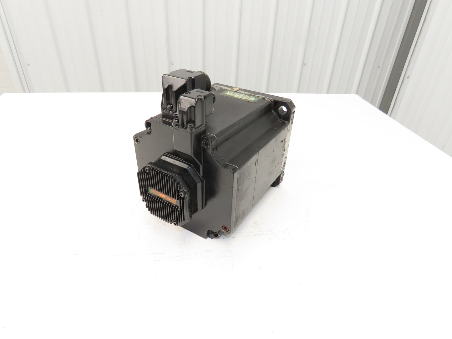 Okuma BL-MC200J-20SNA AC Servo Motor 4kW 2000 RPM 157V 16.2A 3PH With Encoder