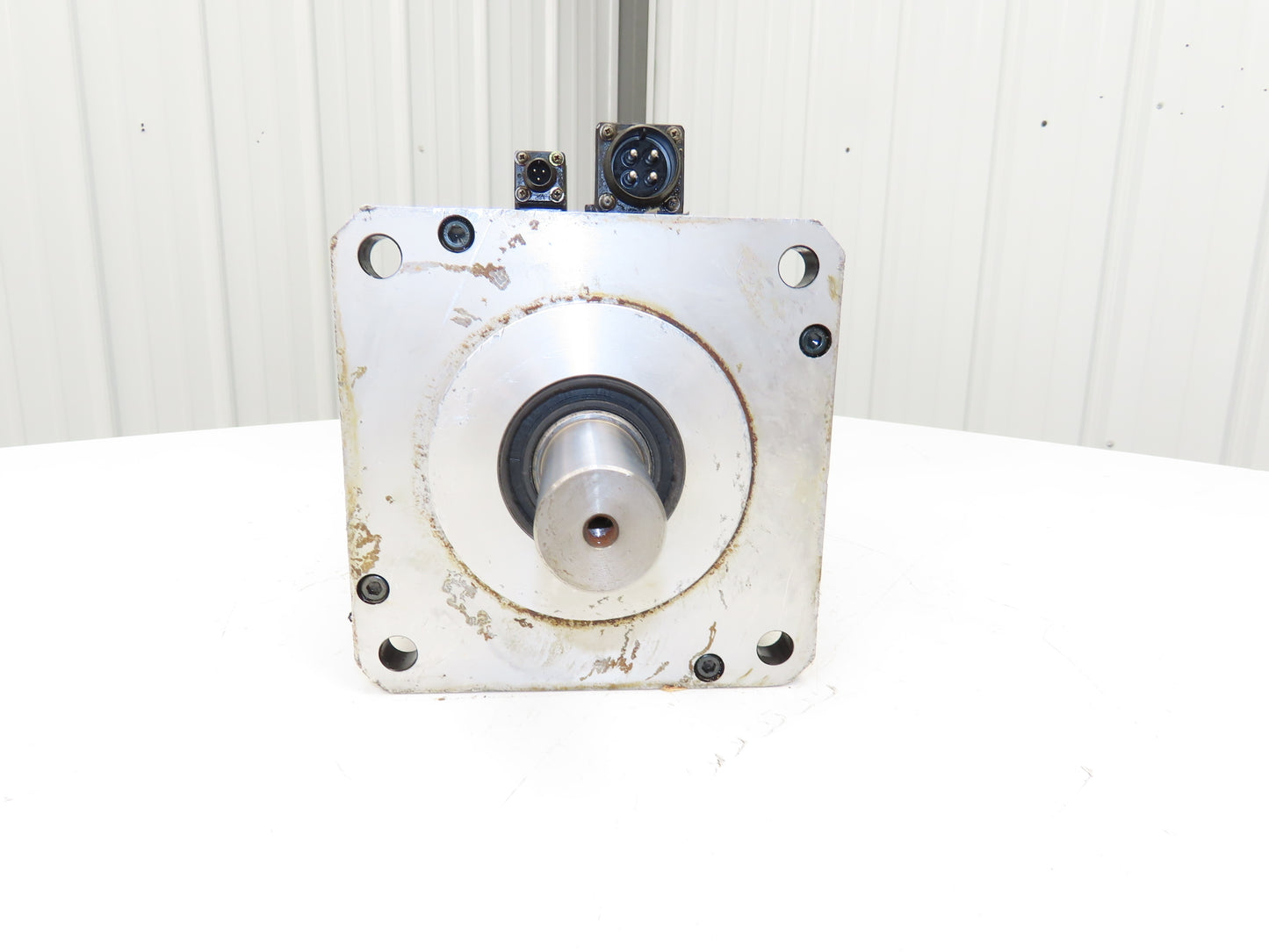 Okuma BL-MC200J-20SNA AC Servo Motor 4kW 2000 RPM 157V 16.2A 3PH With Encoder