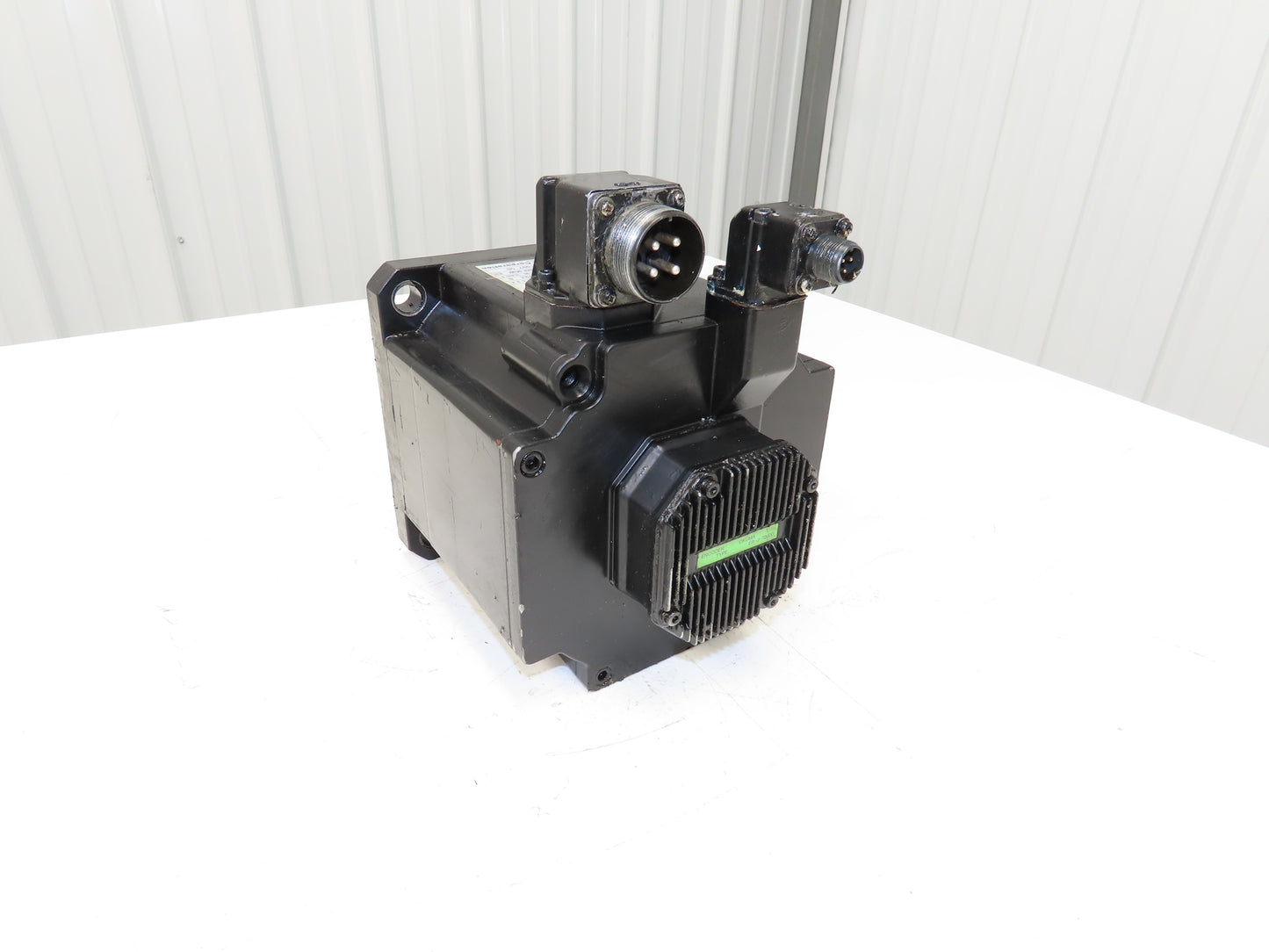 Okuma BL-MC100J-30S AC Servo Motor 3kW 3000 RPM 13.4A 133V 3PH With Encoder