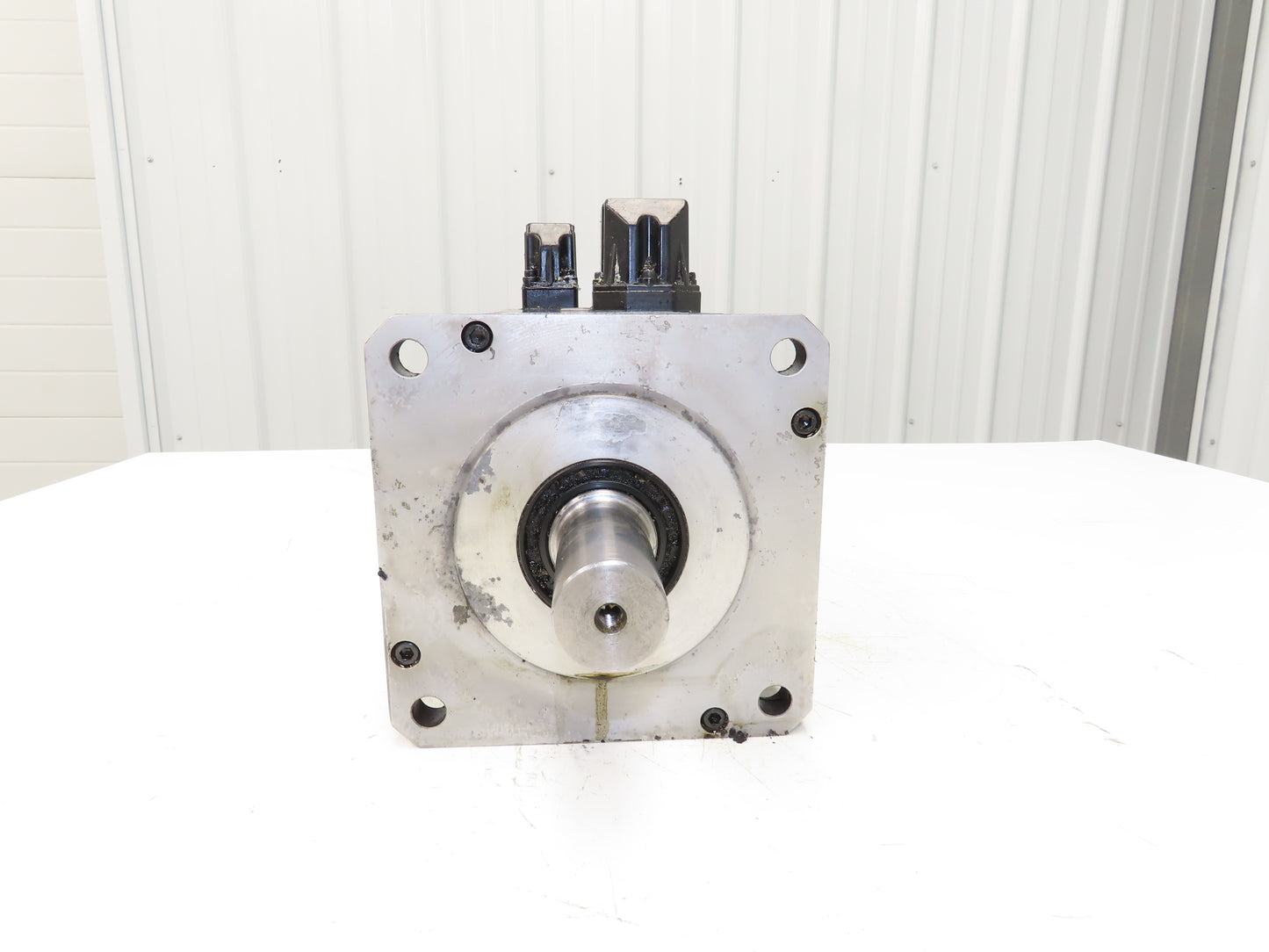 Okuma BL-MC100J-30S AC Servo Motor 3kW 3000 RPM 13.4A 133V 3PH With Encoder