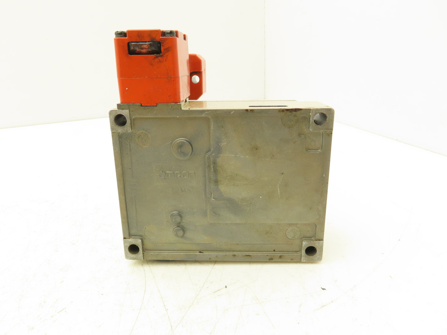 Omron D4BL-2DRG Solenoid Interlock Safety Door Switch 24VDC With Spring Latch