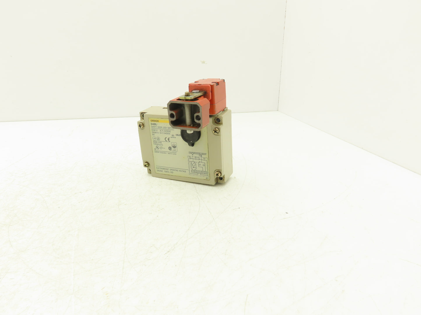 Omron D4BL-2DRG Solenoid Interlock Safety Door Switch 24VDC With Spring Latch