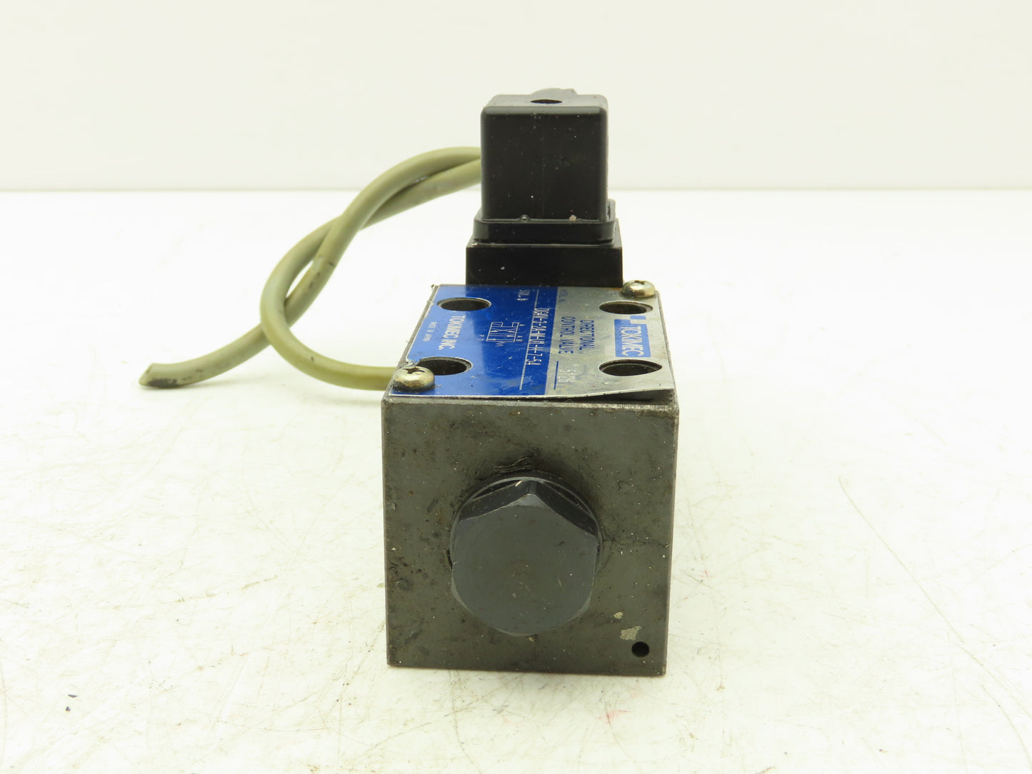 Tokimec DG4V-3-2A-M-U1-H-7-54 Directional Control Double Solenoid Valve 3/2 24V