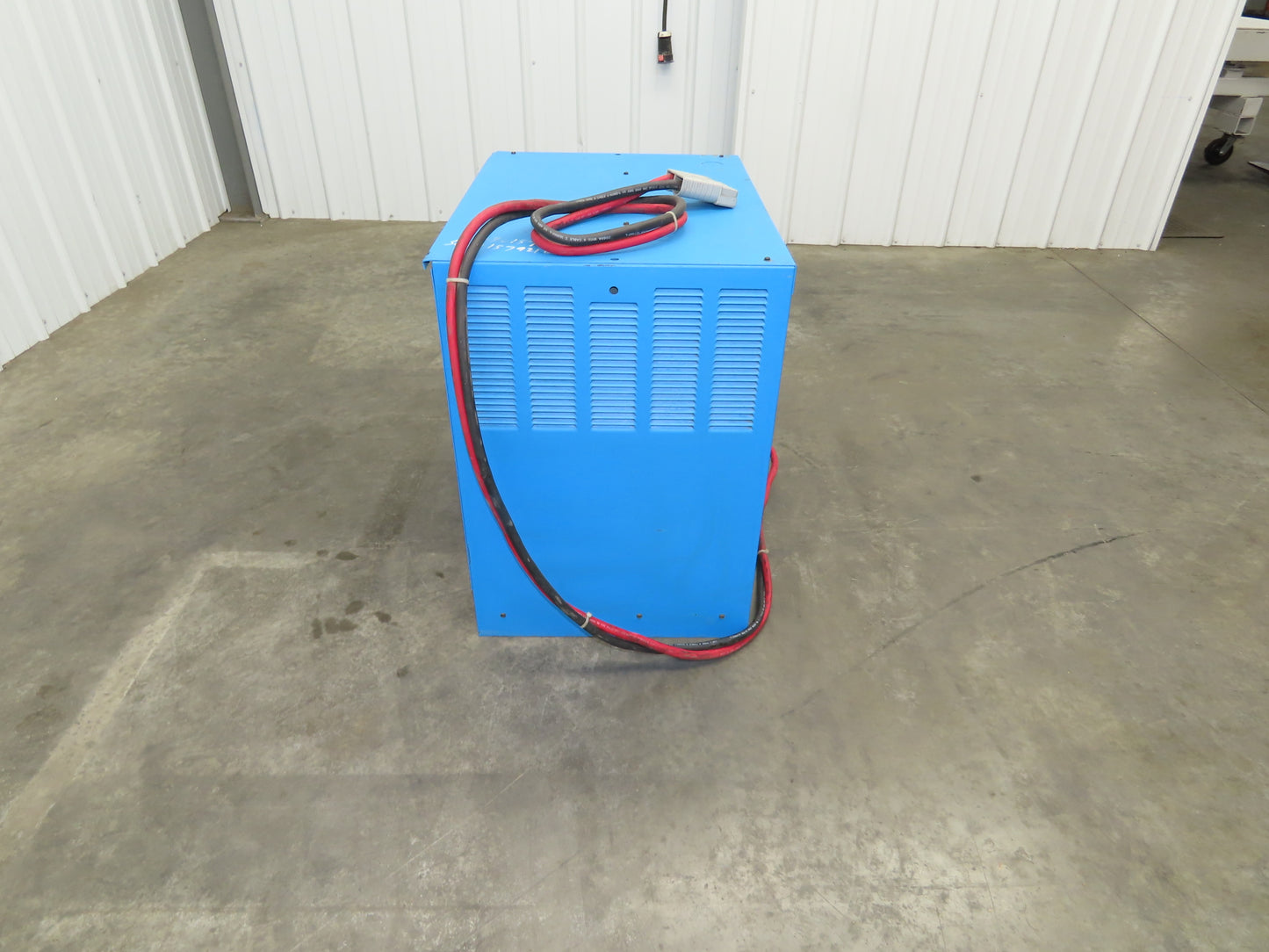 Exide D3E-24-950 Depth Forklift Battery Charger 48V 650Ah 152A 208/240/480V 3Ph