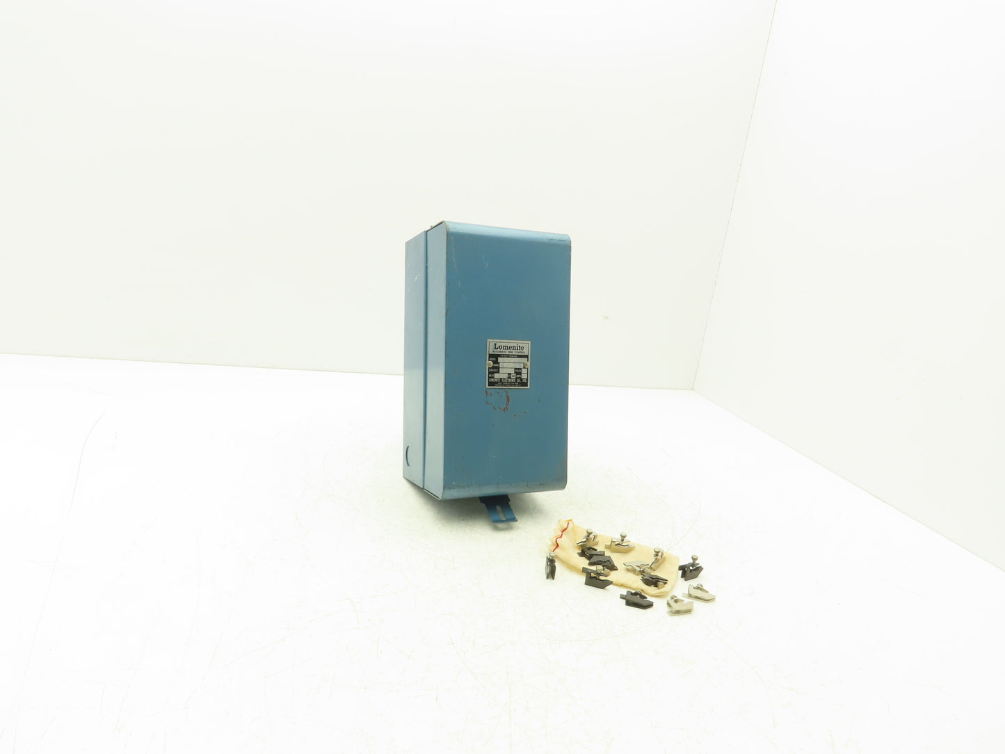 Lumenite Electronic W-222N Automatic Time Control 7 Day 220V 60Hz 15 Amp Vintage