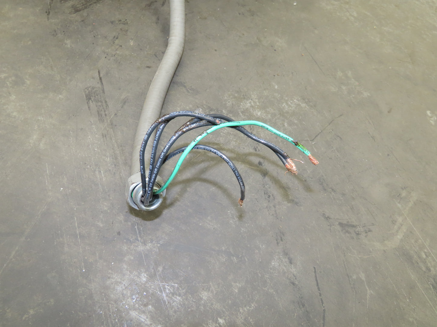 40"W x 48"L Pallet Conveyor 36" Grip Belt with Live Roller On Ramp 3PH 205FPM