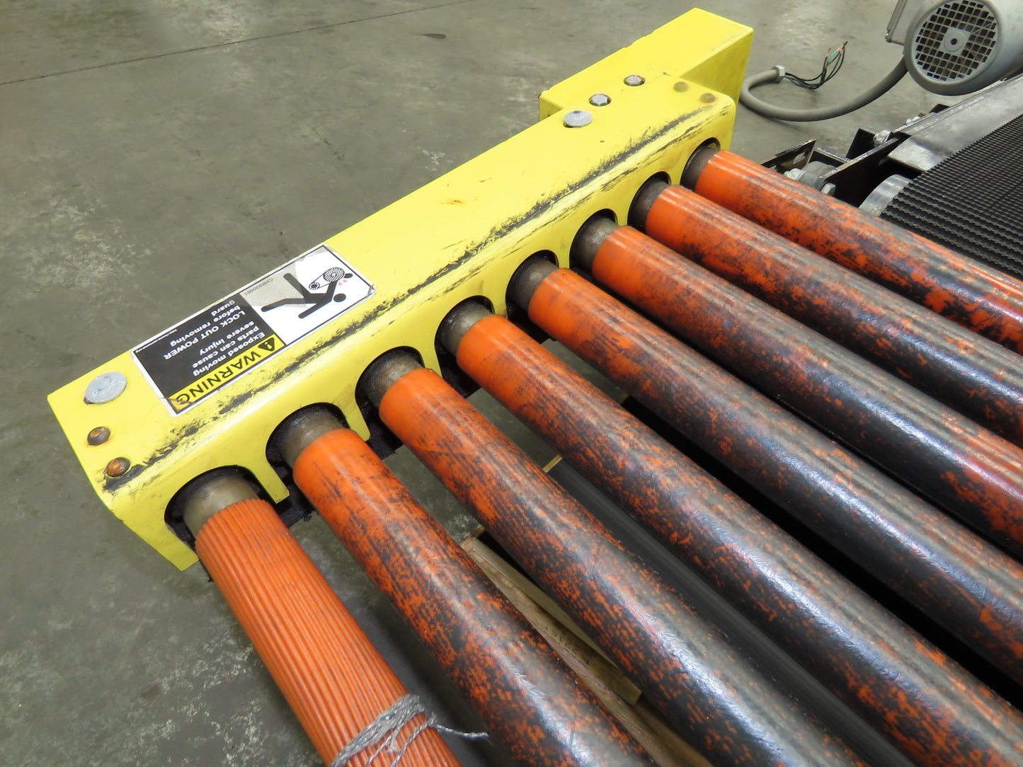 40"W x 48"L Pallet Conveyor 36" Grip Belt with Live Roller On Ramp 3PH 205FPM