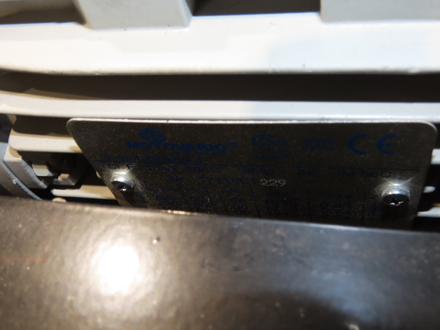 Hytrol 42"x 6'L MatTop Belt Conveyor 39"BF w/Gravity Roller Off Ramp 3PH 205FPM