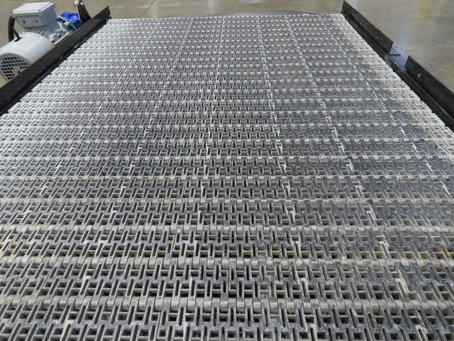 Hytrol 42"x 6'L MatTop Belt Conveyor 39"BF w/Gravity Roller Off Ramp 3PH 205FPM