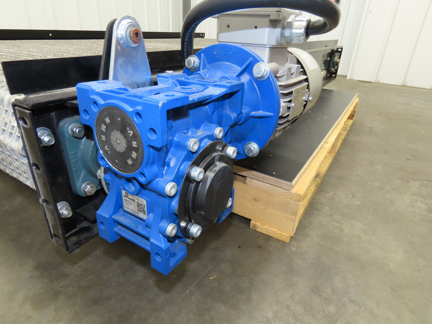 Hytrol 42"x 6'L MatTop Plastic Belt Conveyor 39"BF 3PH Direct Drive 200FPM