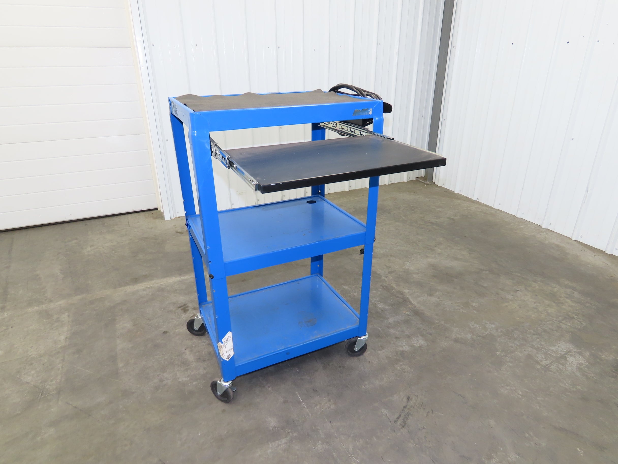 Uline H-4607 Mobile Workstation Computer Cart w/Power Strip 26x20