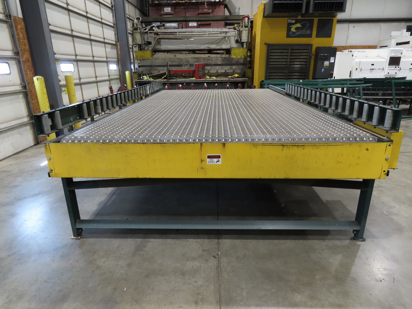UMD 8' 8"W x 15' MatTop Plastic Roller Belt Conveyor 98"BF 3PH Belt Drive 112FPM