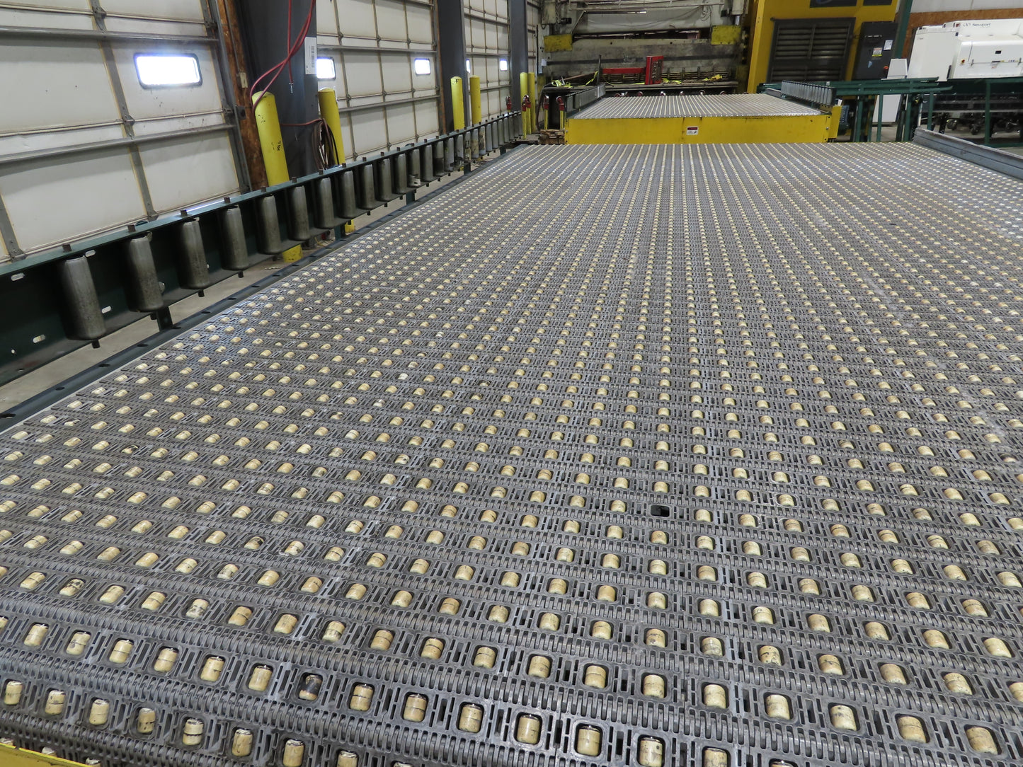 UMD 8' 8"x 15' MatTop Plastic Roller Belt Conveyor 98"BF 3PH Belt Drive 265FPM