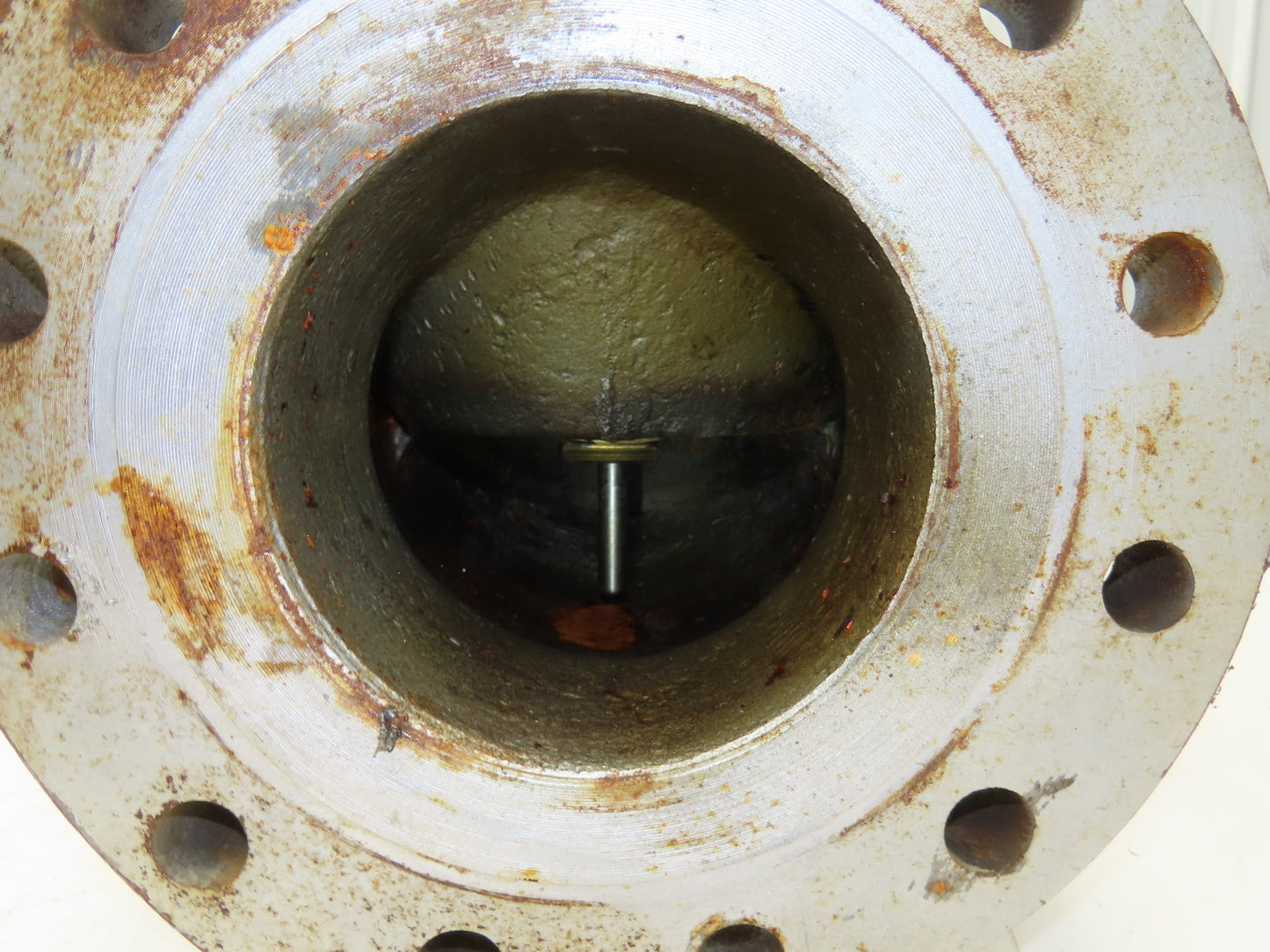 Newco WKM 345F 6" Flanged Globe Valve Class 300 RF Rising Stem Handwheel