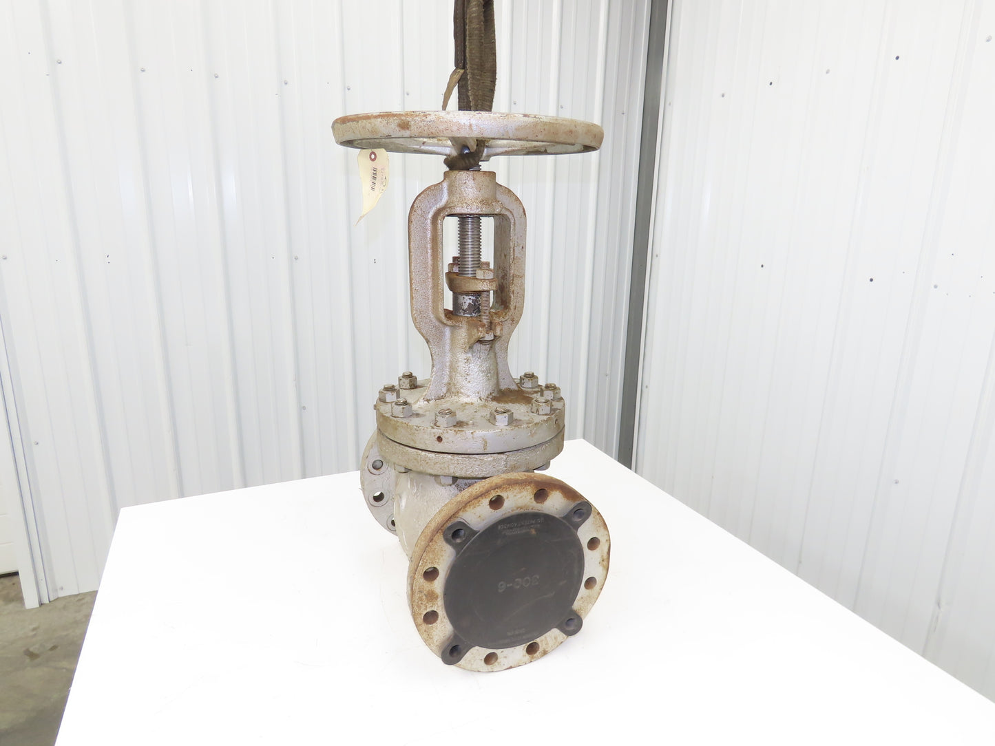 Newco WKM 345F 6" Flanged Globe Valve Class 300 RF Rising Stem Handwheel