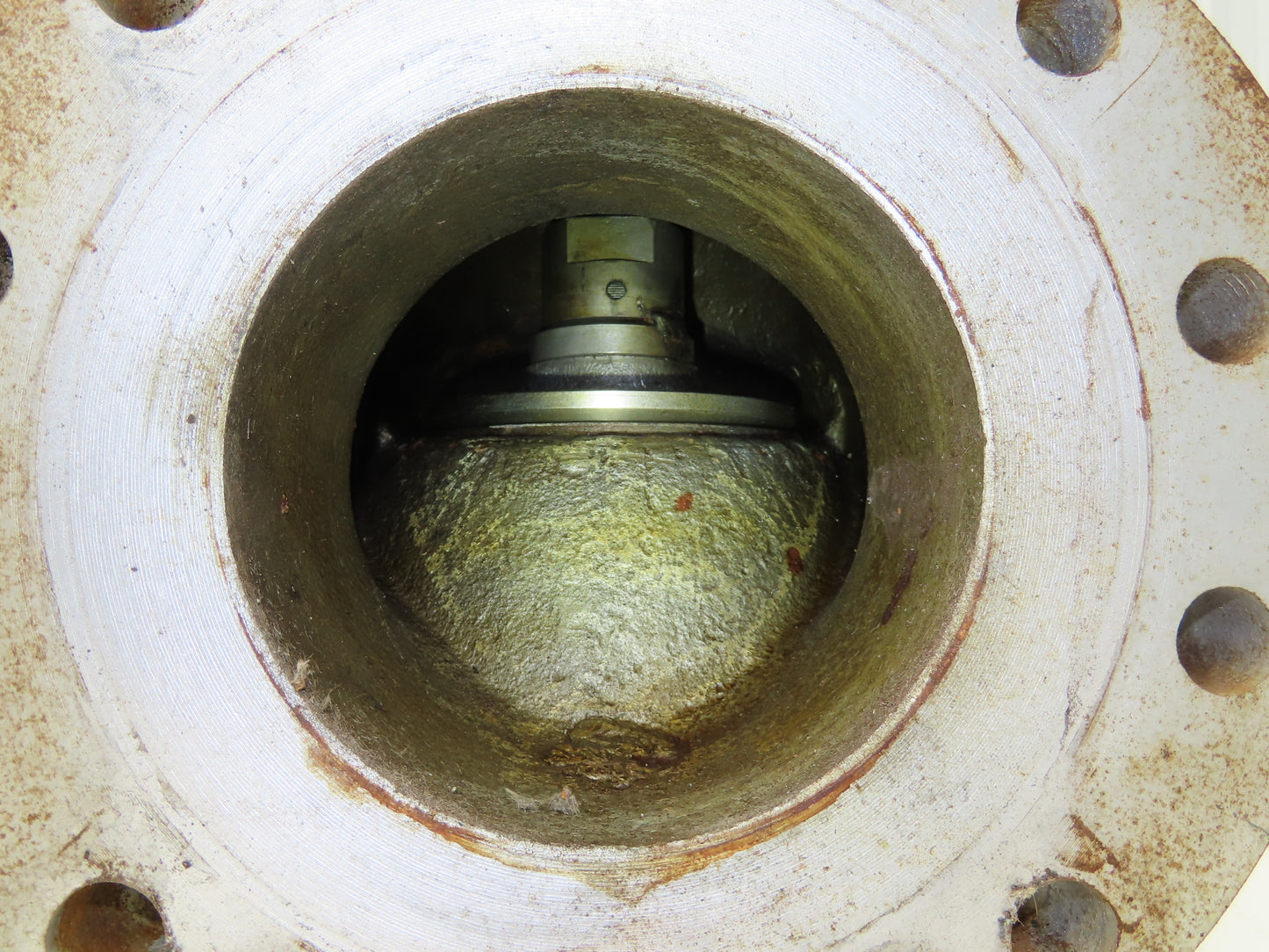 Newco WKM 345F 6" Flanged Globe Valve Class 300 RF Rising Stem Handwheel