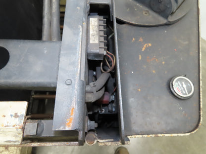 Crown 40WTL Straddle Pallet Stacker Forklift 4000 lb Lift 130" Max 24V 1351H