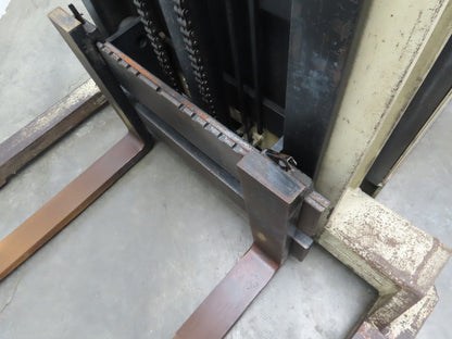 Crown 40WTL Straddle Pallet Stacker Forklift 4000 lb Lift 130" Max 24V 1351H