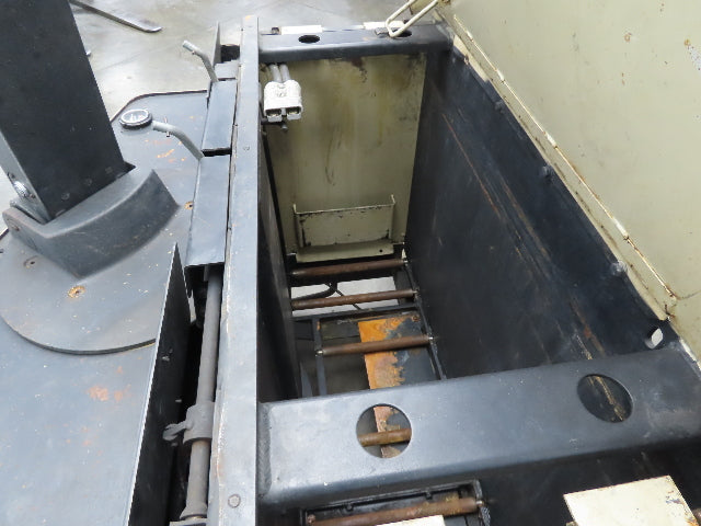 Crown 40WTL Straddle Pallet Stacker Forklift 4000 lb Lift 130" Max 24V 1351H