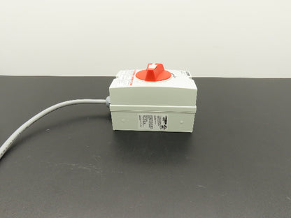 Square D MD3304X Enclosed Manual Motor Disconnect Switch 30A 600VAC  Lot of 2