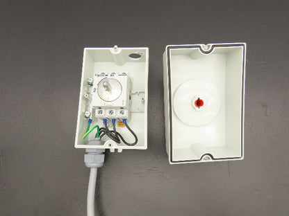 Square D MD3304X Enclosed Manual Motor Disconnect Switch 30A 600VAC  Lot of 2