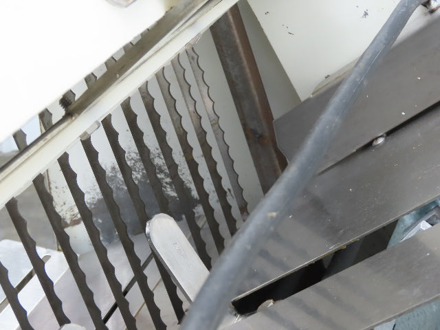 Oliver 797-G Bread Slicer Gravity Feed Bread Slicer 1/2" Slice 32 Blade 120V 1Ph