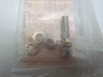 Omron EZE-X2D2-M1 Proximity Switch