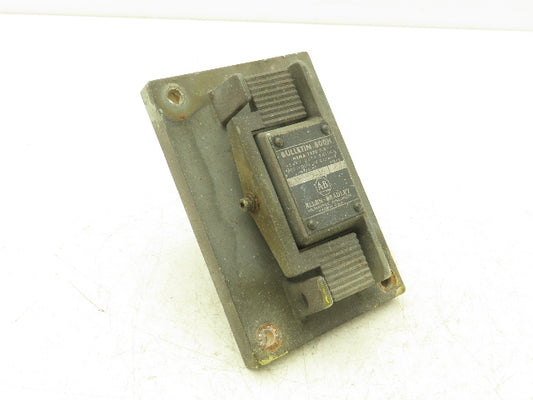 Allen Bradley X-385416 Start Stop Pushbutton Station 600V & 800H-Z31819 Contacts