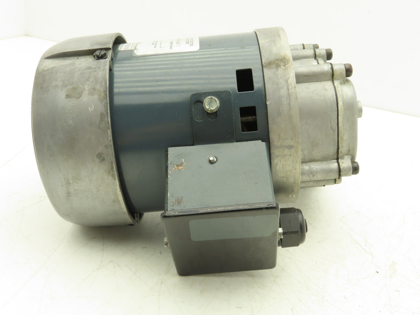Bison 016-500-9116 Offset Parallel Gearmotor 1/4Hp 230VAC 114:1 Ratio 14.3 RPM