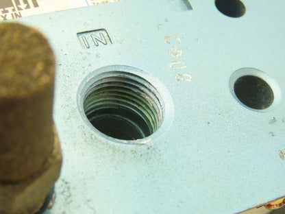 Mac 82A-EC-CKA-TM-DFFP-1DA Pneumatic Solenoid Valve W/Manifold 24VDC 25-150PSI