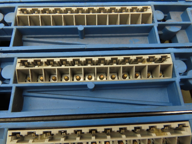 Allen Bradley 1778-OAA Pivot Arm AC Output Assembly Broken Plastic Lot Of 8