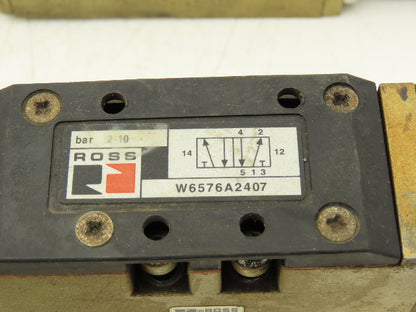 Ross W6576A2407 Pneumatic Double Solenoid Valve 24VDC 5/2-way  Lot of 4