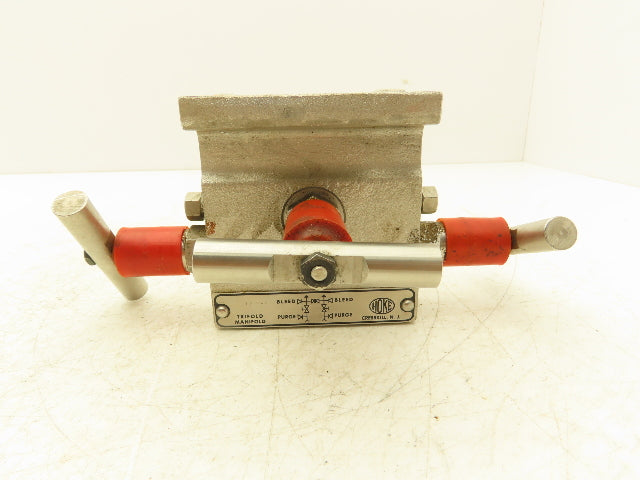 Hoke 8122F8Y Trifold Manifold Needle Valve T Handle 1/2" NPT W/Bleed & Purge