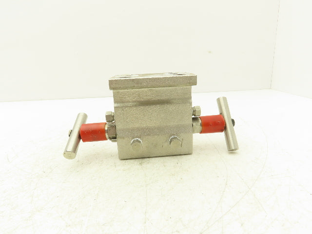 Hoke 8122F8Y Trifold Manifold Needle Valve T Handle 1/2" NPT W/Bleed & Purge